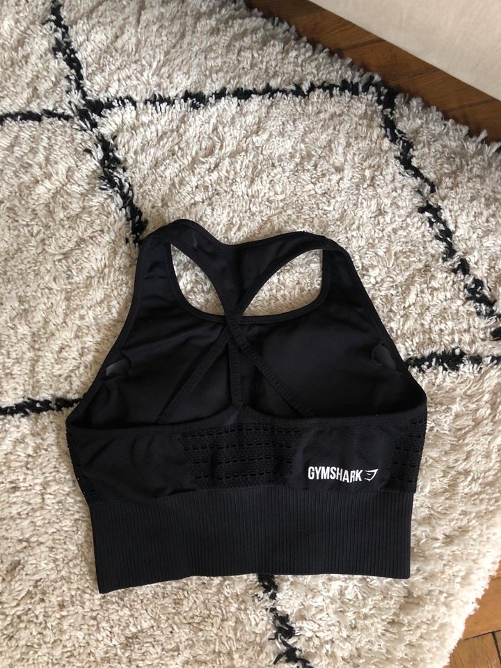 Gymshark Sport BH crop top schwarz in Igling