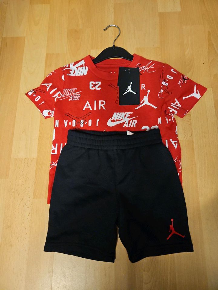 Nike Air Jordan Set Gr.92-98 in Bonn