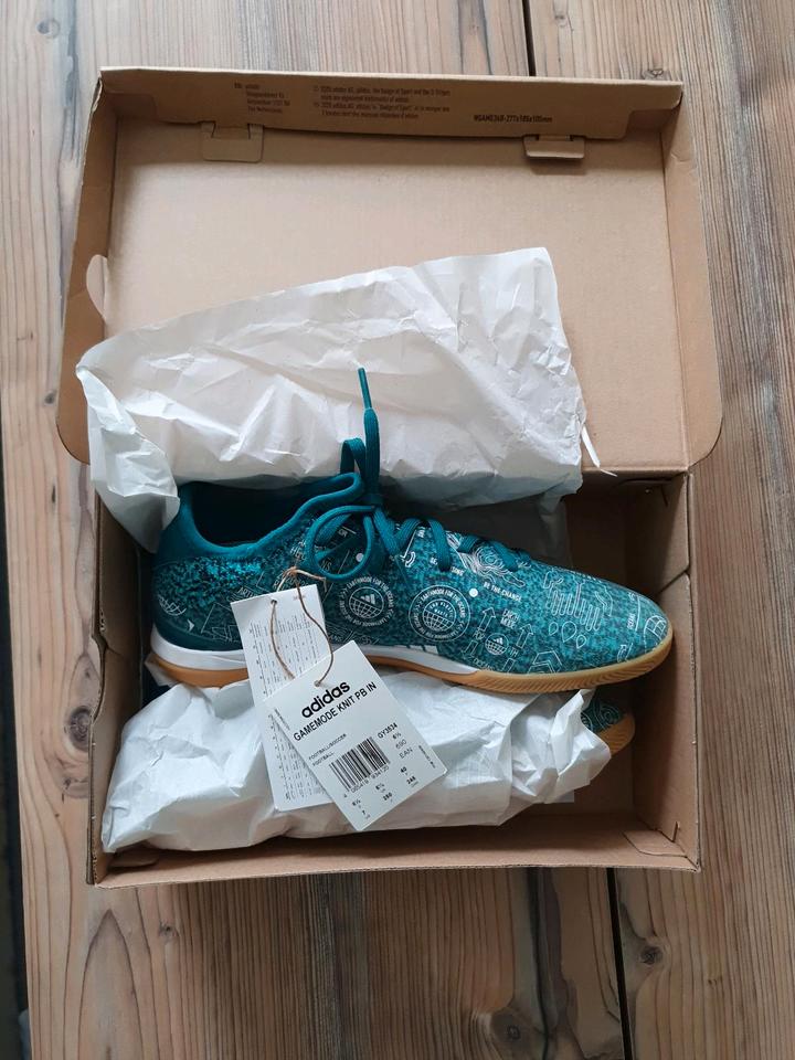 Fußball Hallen Schuhe adidas gamemode knit pb 40, 6 1/2 in Kelheim