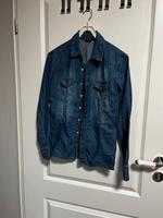 Jeans Bluse sehr cool Gr. 38 Nordrhein-Westfalen - Oelde Vorschau