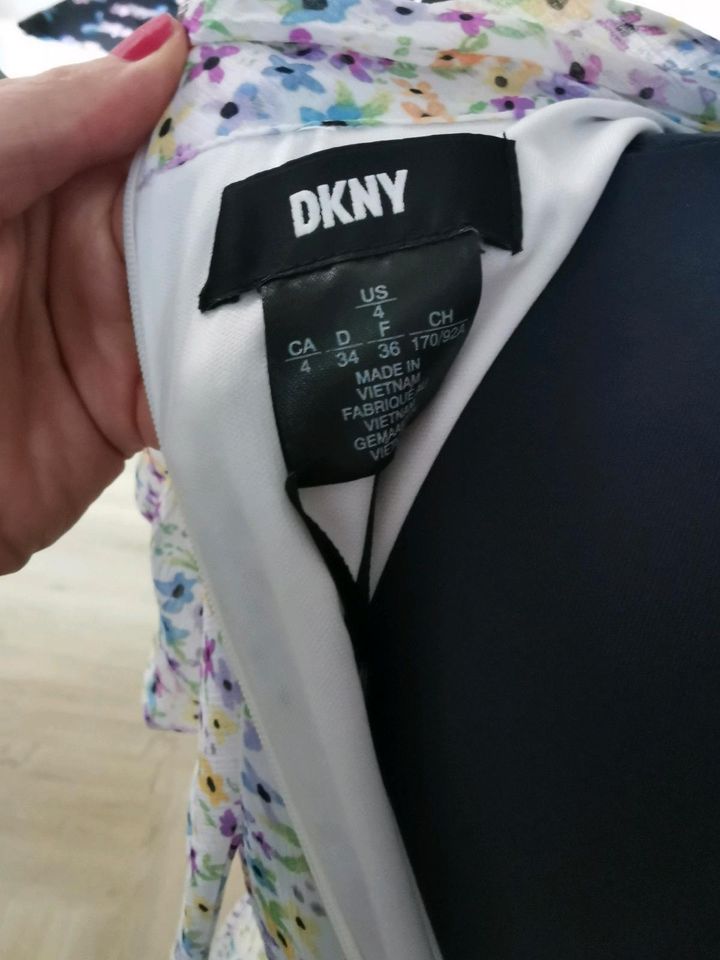 DKNY Kleid NEU in Bremervörde