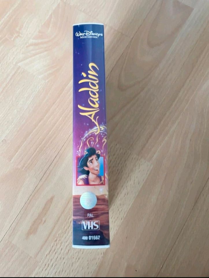 Aladdin VHS in Stuhr