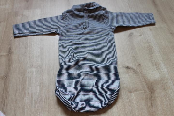 Petit Bateau Langarmbody Body schwarz weiß gestreift Gr.6M, 68 in Berlin