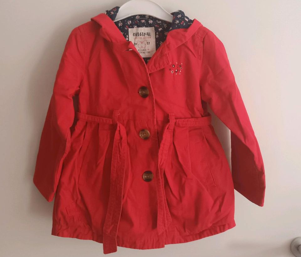 Jacke Mantel Kurzmantel Trenchcoat rot Gr. 92/98 Mädchen in Waiblingen