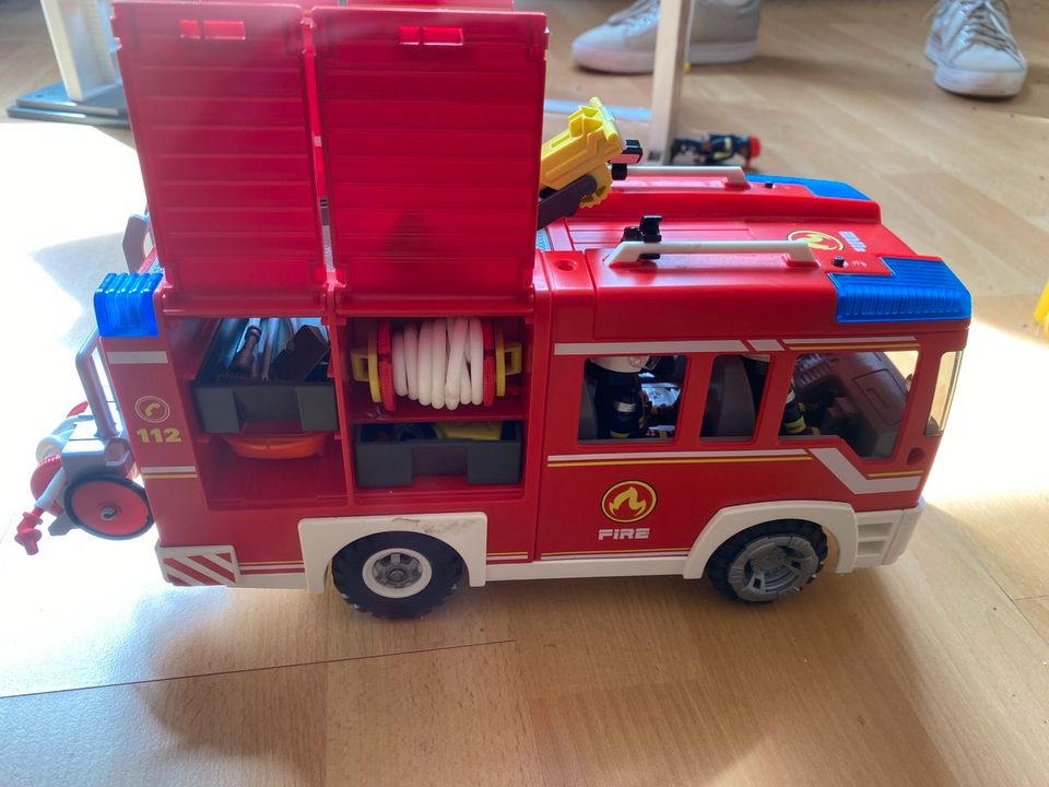 ⭐️Playmobil - Feuerwehr + Leiterfahrzeug + Rüstfahrzeug + Truck in Bad Nauheim