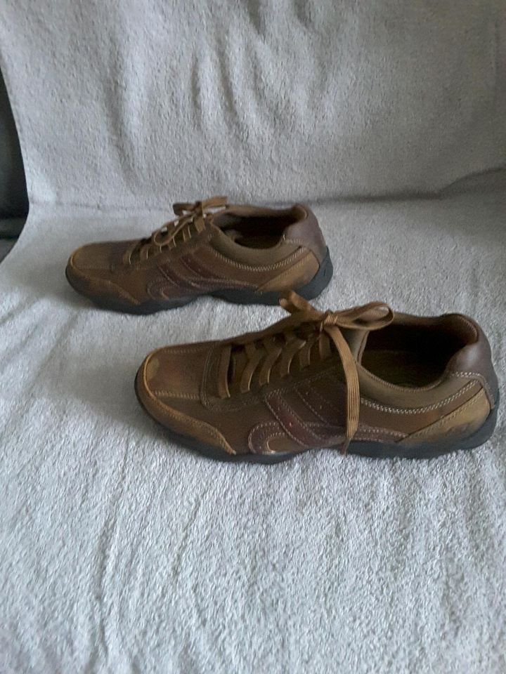 Leather upper hotsell balance skechers