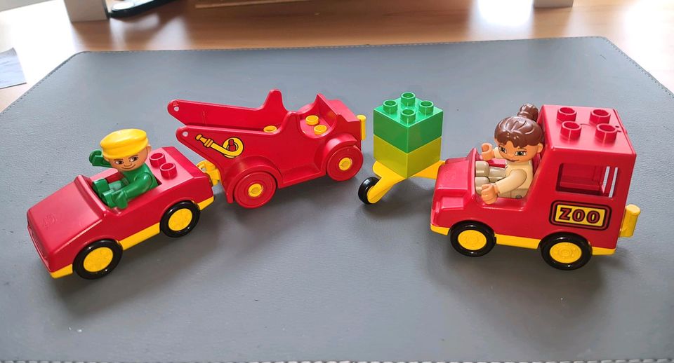 Lego Duplo 3 Autos Zoofahrzeug 3 Figuren  Anhänger Steine in Werne
