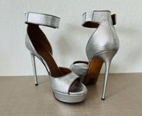 GIVENCHY Plateau High Heels Sandaletten Farbe Silber Größe 37 Nordrhein-Westfalen - Enger Vorschau