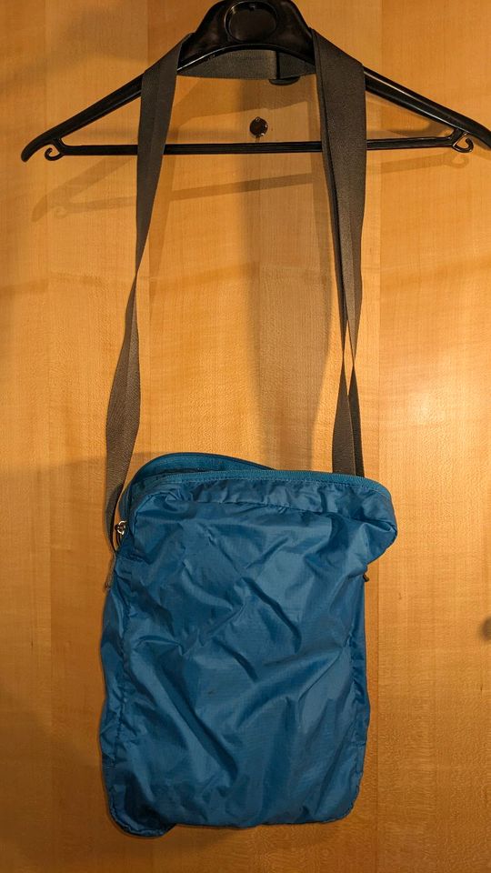 The North Face Tasche Umhängetasche Travel Bag blau TNF in Mittenwald