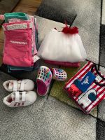Ein Sack mit Sommerkleidung für Mädchen Größe 98 Nordrhein-Westfalen - Kreuztal Vorschau