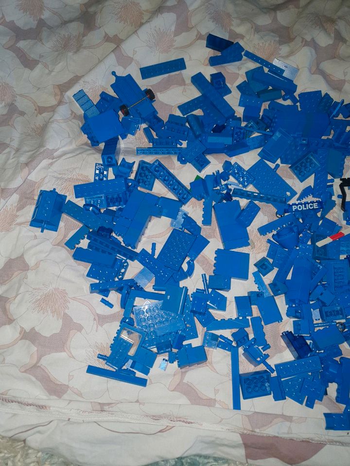 Viele Einzelteile von Lego aus den 80/90er Jahren! in Springe