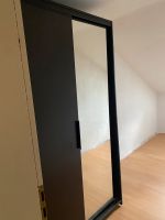 Kleiderschrank Spiegel zu verschenken Wiesbaden - Biebrich Vorschau