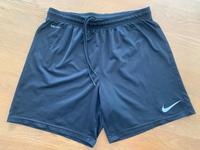 Nike Dri-Fit kurze Sporthose schwarz Gummibund Gr. M Hessen - Rodgau Vorschau