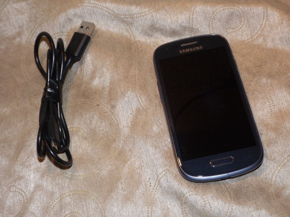 Samsung S3 Mini Smartphone SAMSUNG GT-I8200N Handy TOP ZUSTAND in Schotten