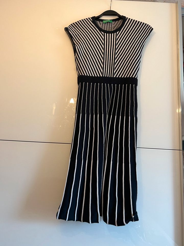 Benetton Damen Kleid in Frankfurt am Main