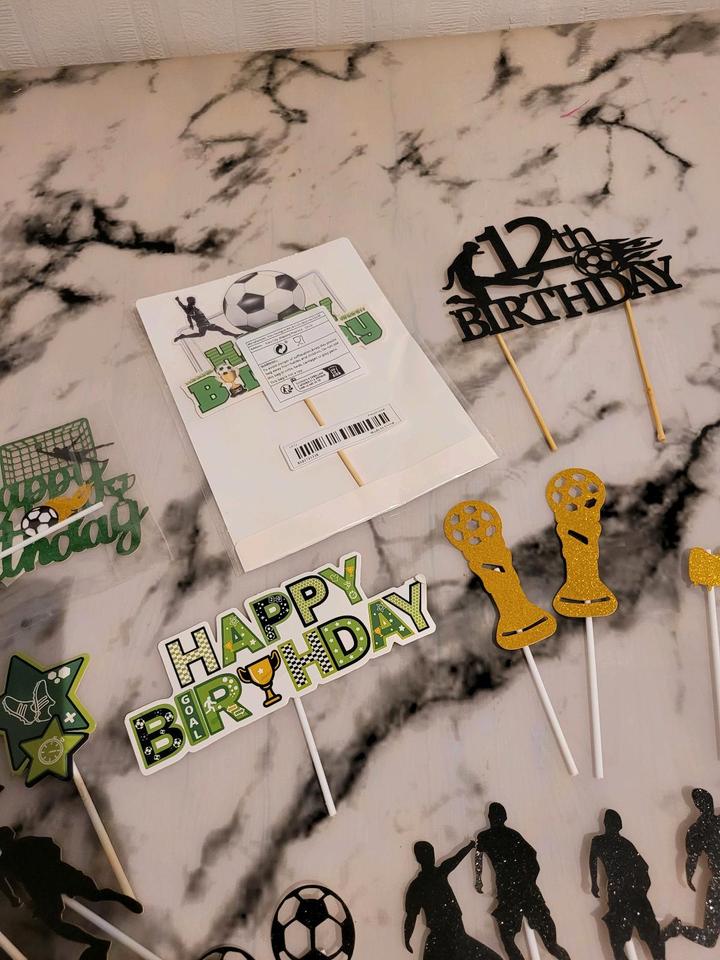 Fussball 12 Jahre torte geburtstag muffins dekoration fussball in Neuss