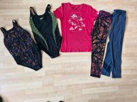 Mädchen Badeanzug 38 Sportkleidung T-shirt M Leggings S Nordrhein-Westfalen - Mettmann Vorschau