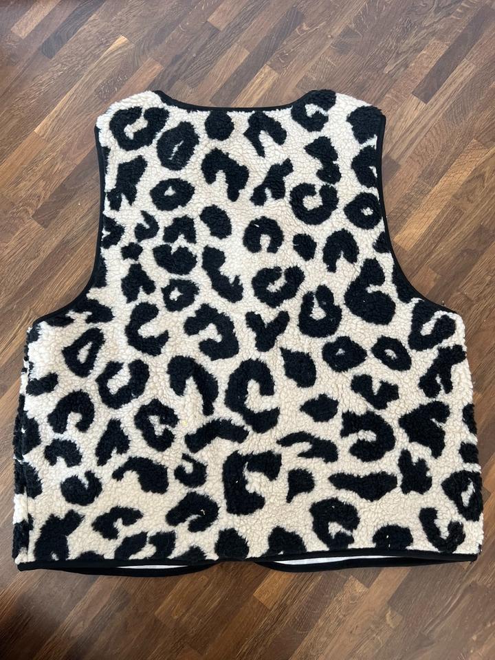 Leoweste Weste Jacke Plüschweste Teddyweste Leo Leopard in München