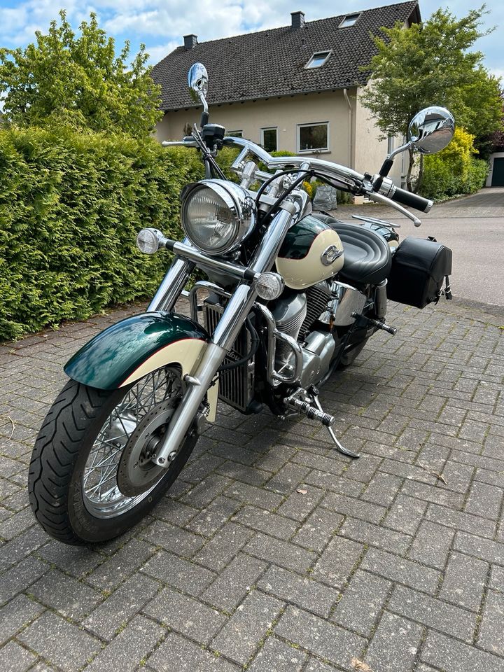 Honda (shadow) vT 750 c2 in Wiltingen