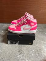 Nike Jordan 1 Mid Pink Rose Rosa 36 Neu Niedersachsen - Lindhorst Vorschau
