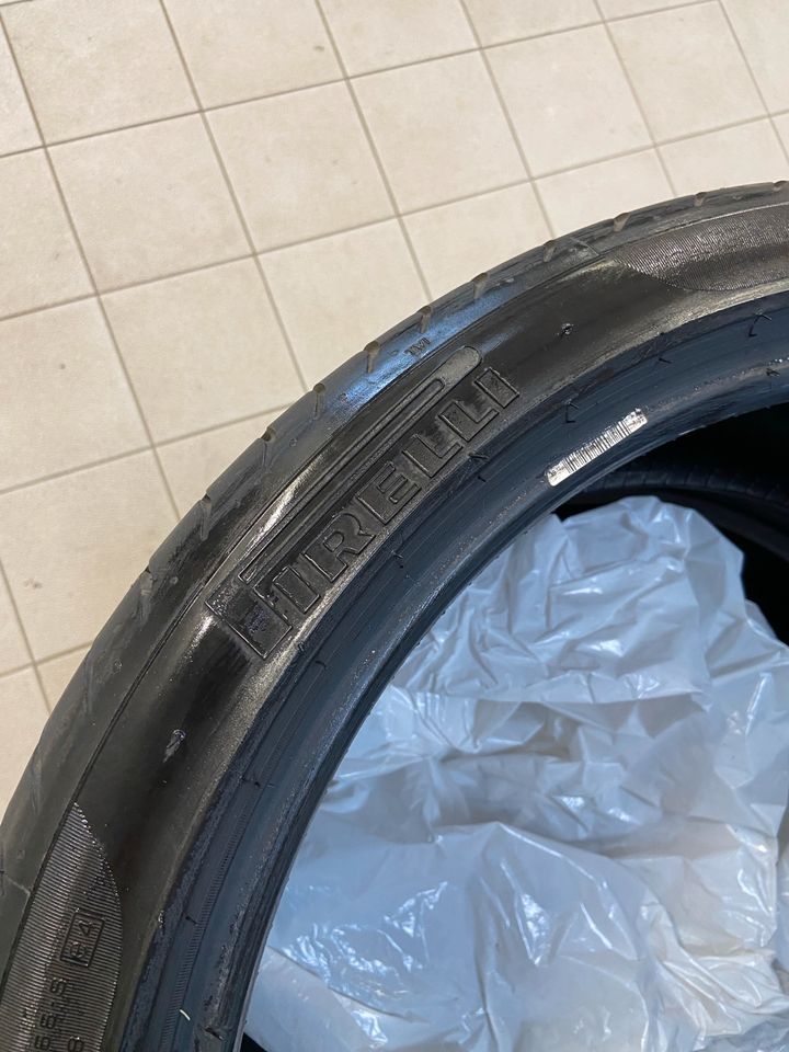 Sommerreifen Pirelli 255 35 R20 P Zero in Brahmenau