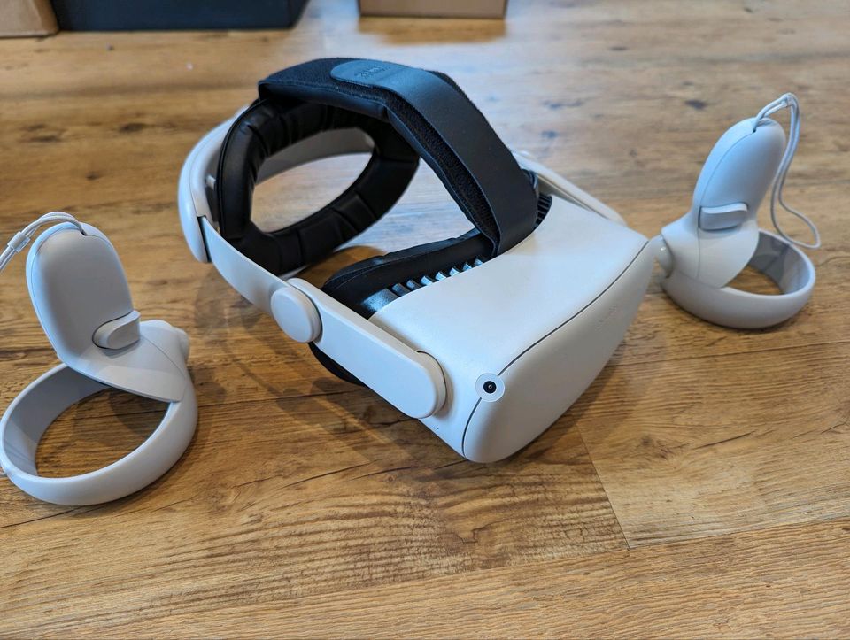 Oculus Quest 2 - 128GB - mit Zubehör - mit OVP - VR in Grasbrunn