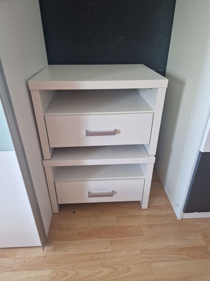 Schlafzimmer kompl., Kleiderschrank, Schrank, Doppelbett in Nürnberg (Mittelfr)