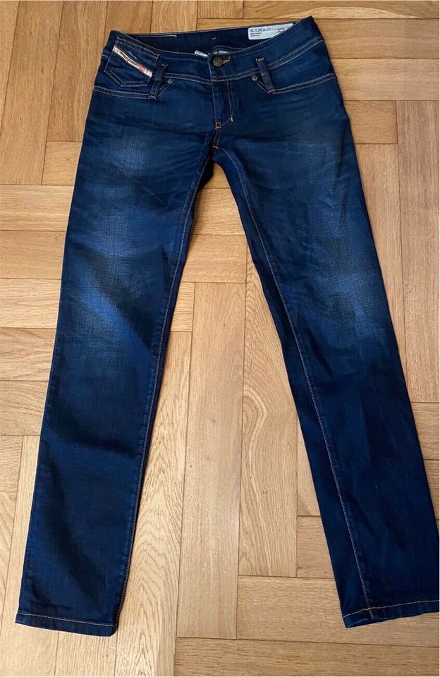 Diesel Jeans slim skinny 26/30 in Freiburg im Breisgau