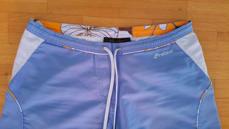 Shorts / kurze Hose, Gr.S, Girls by Protest , Beachwear , Strand in Schwäbisch Hall