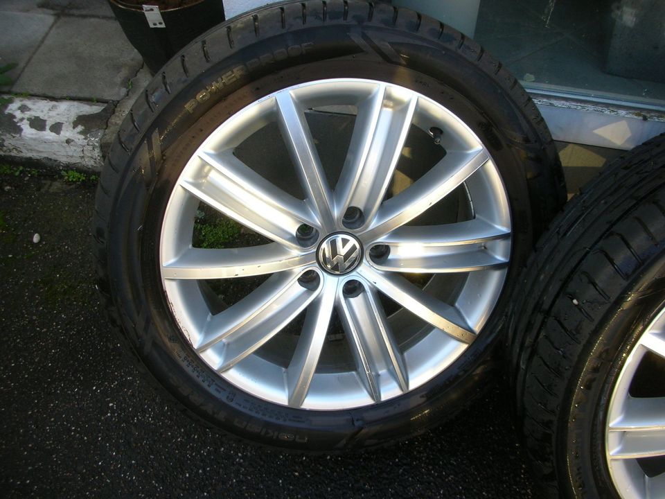 VW Tiguan 18" Alu 235/50-18V 101 Nokian in Bonn