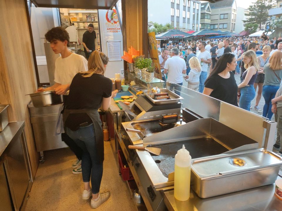 Food Truck Verkaufsanhänger Imbiss privat Finanzierung ohne Bank in Bad Nauheim