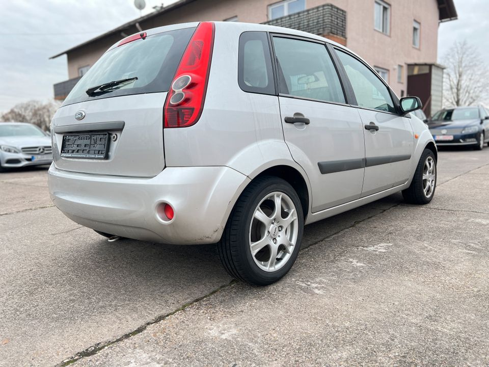 Ford Fiesta 1.6 TDCI 90PS  4Türer Klimaanlage in Philippsburg