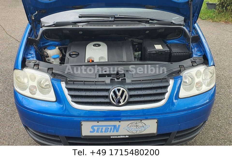 Volkswagen Touran Trendline 1.6 FSI TEMPOMAT*SITZHEIZUNG in Stuttgart