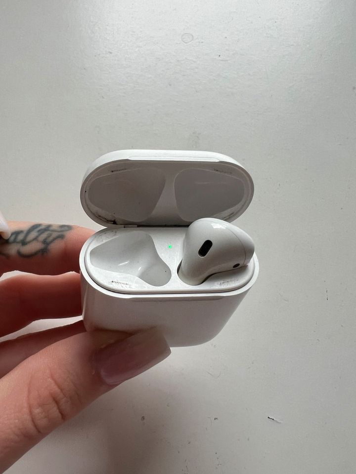 Apple air pod in Weissach