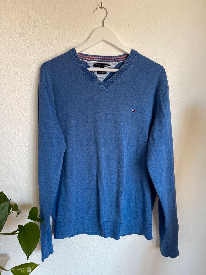 Tommy Hilfiger Sweatshirt V neck Strick Pullover in XL blau in Rottweil