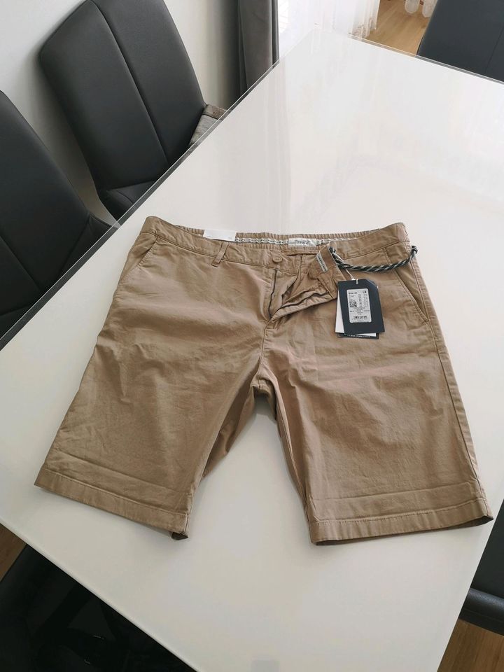 NEU MIT ETIKETT + MARC O'POLO HERREN CHINO SHORT GR 40 XXL SHORTS in Berlin