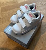 Adidas Kinder Turnschuhe Gr. 25,5 Sneaker Hessen - Hanau Vorschau