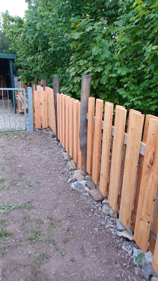 Robinienrundholz, Holzpalisaden, Rundholz, Carport, Garten in Halle