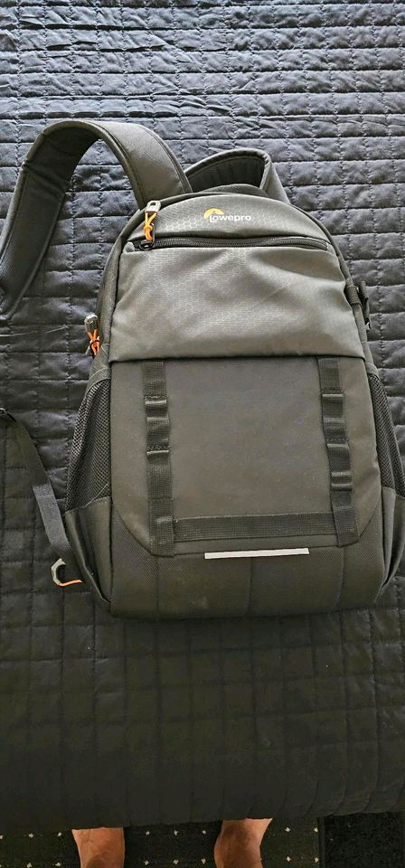 Lowepro Rucksack Kameratasche in Mörfelden-Walldorf