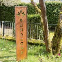 Stele "Ruhezone" mit Lotusblume Edelrost Gartenstecker Schild Bayern - Elfershausen Vorschau