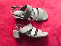 Pumps von Bonita, Gr 38, Grau- Velourleder, offene Pumps Sachsen-Anhalt - Naumburg (Saale) Vorschau