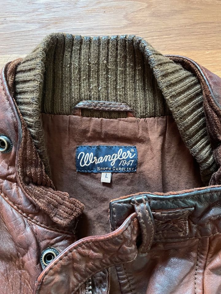 ungebrauchte braune Vintage Wrangler Herren Echtleder Jacke in L in Eilenburg