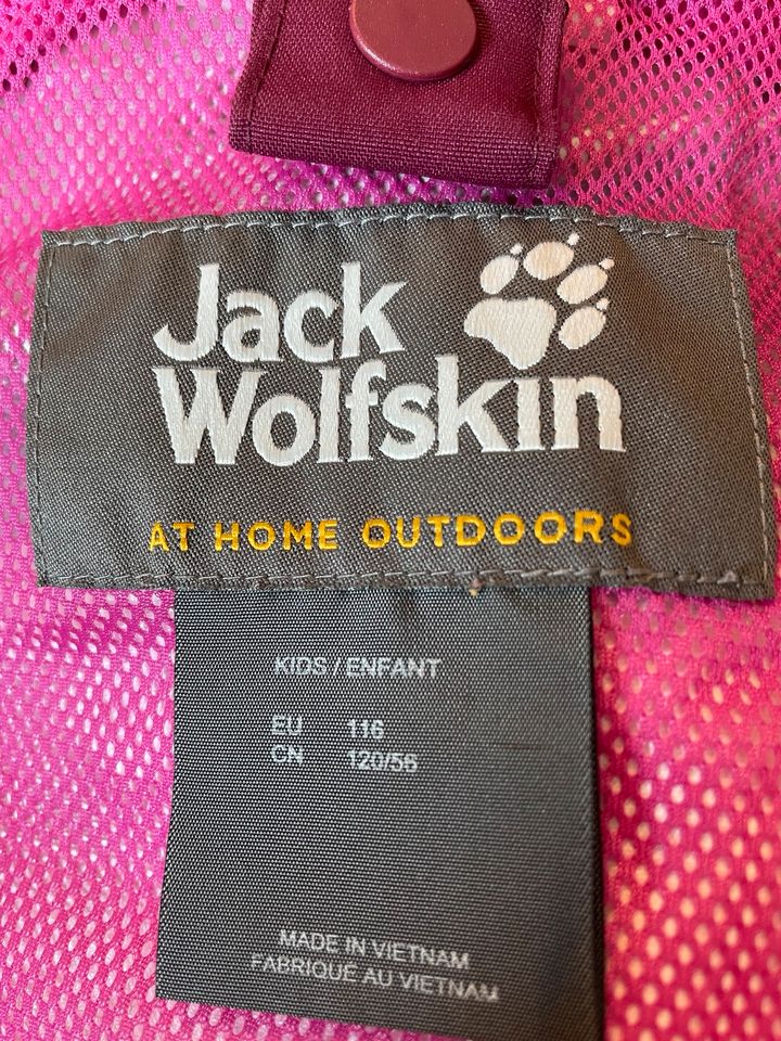 Jack Wolfskin Regenjacke Gr. 116 in Gehrden