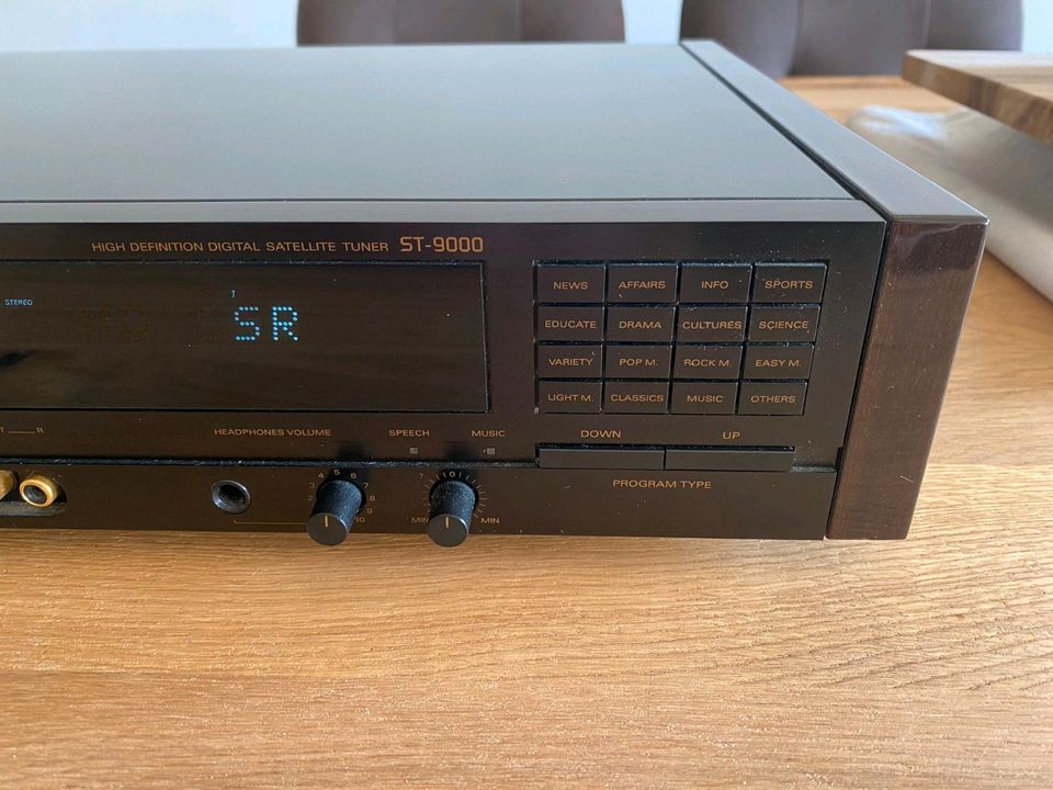 Grundig Fine Arts ST-9000 Digital Satellite Tuner in Kamen