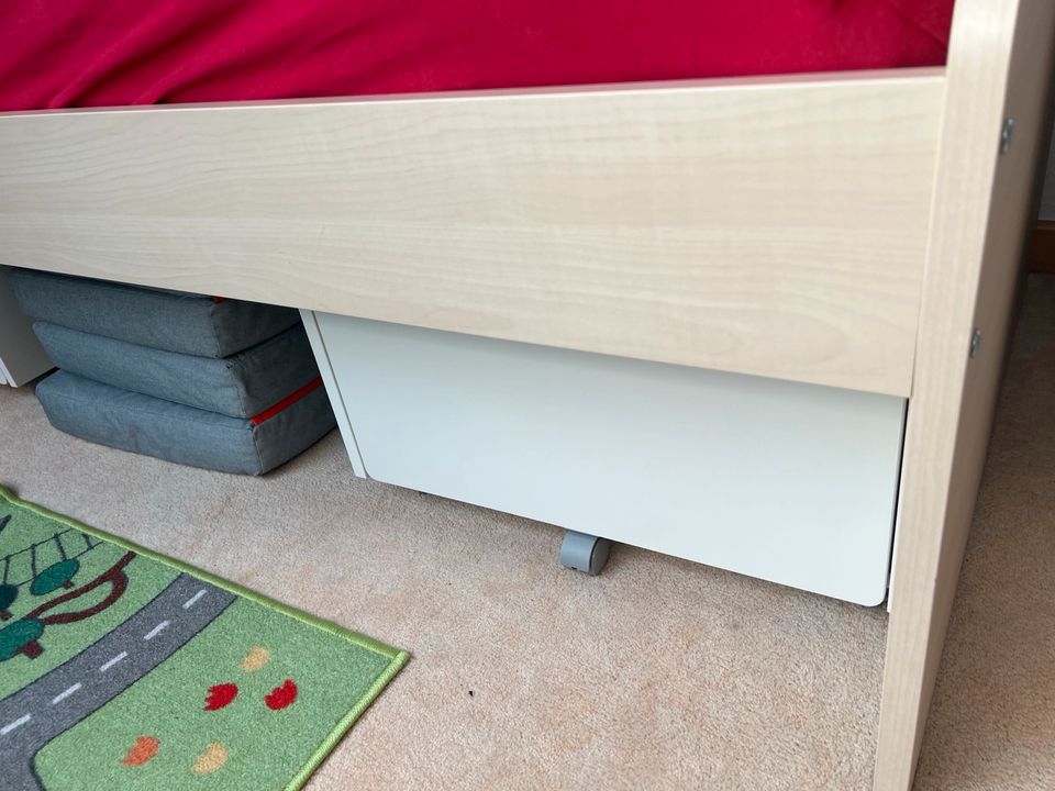 Ikea Kinderbett Släkt 90x200 mit Matratze usw. - Top Zustand - in Naunhof