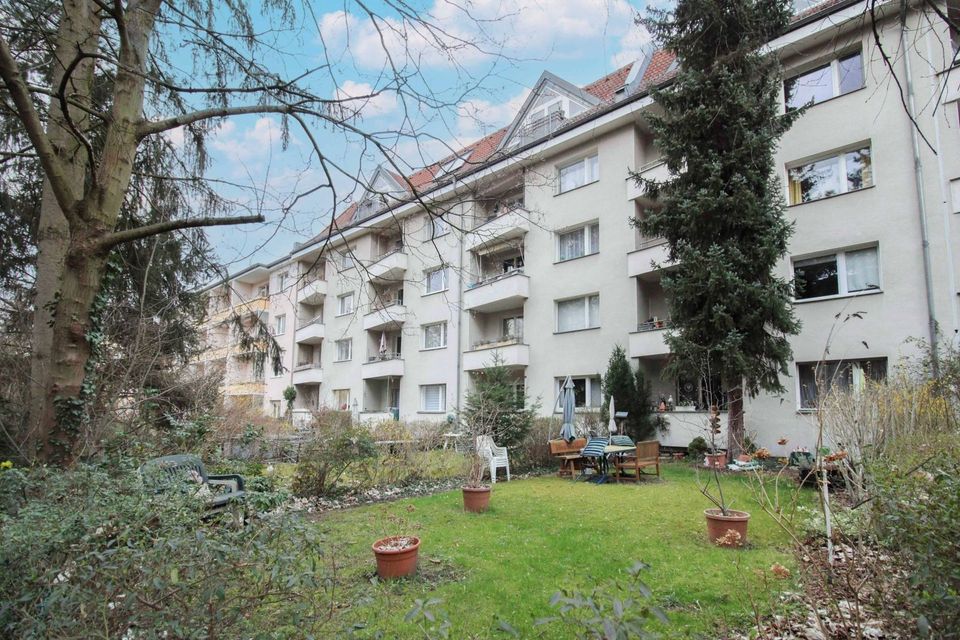 Modernisierte Wohnung in ruhiger Lage: Gut geschnittene 3-Zimmer-Eigentumswohnung mit Balkon in Berlin