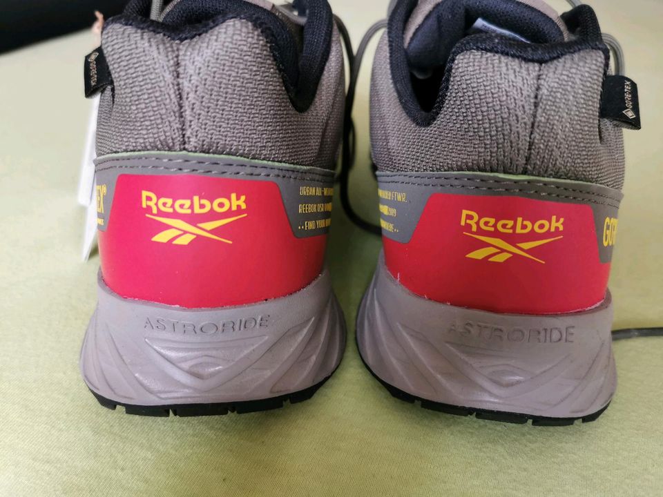 Reebok Gore-TeX Neu 42 in München