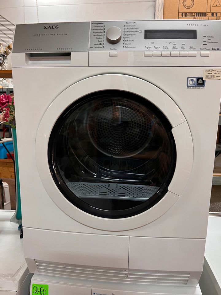 Waschmaschine Trockner Einbaukühlschrank Toplader Bosch AEG in Fürth