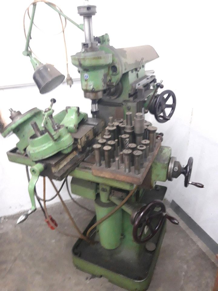 Fräsmaschine Metallbearbeitung Werkstatt Industrie in Stadtroda