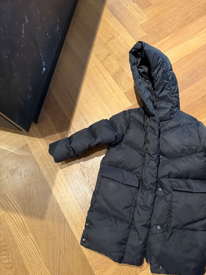 Zara Daunen Jacke Gr 116 top in Reinbek